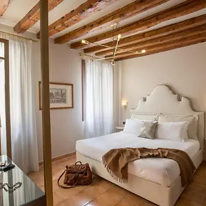 https://antica-casa-coppo.hotelinveneto.com